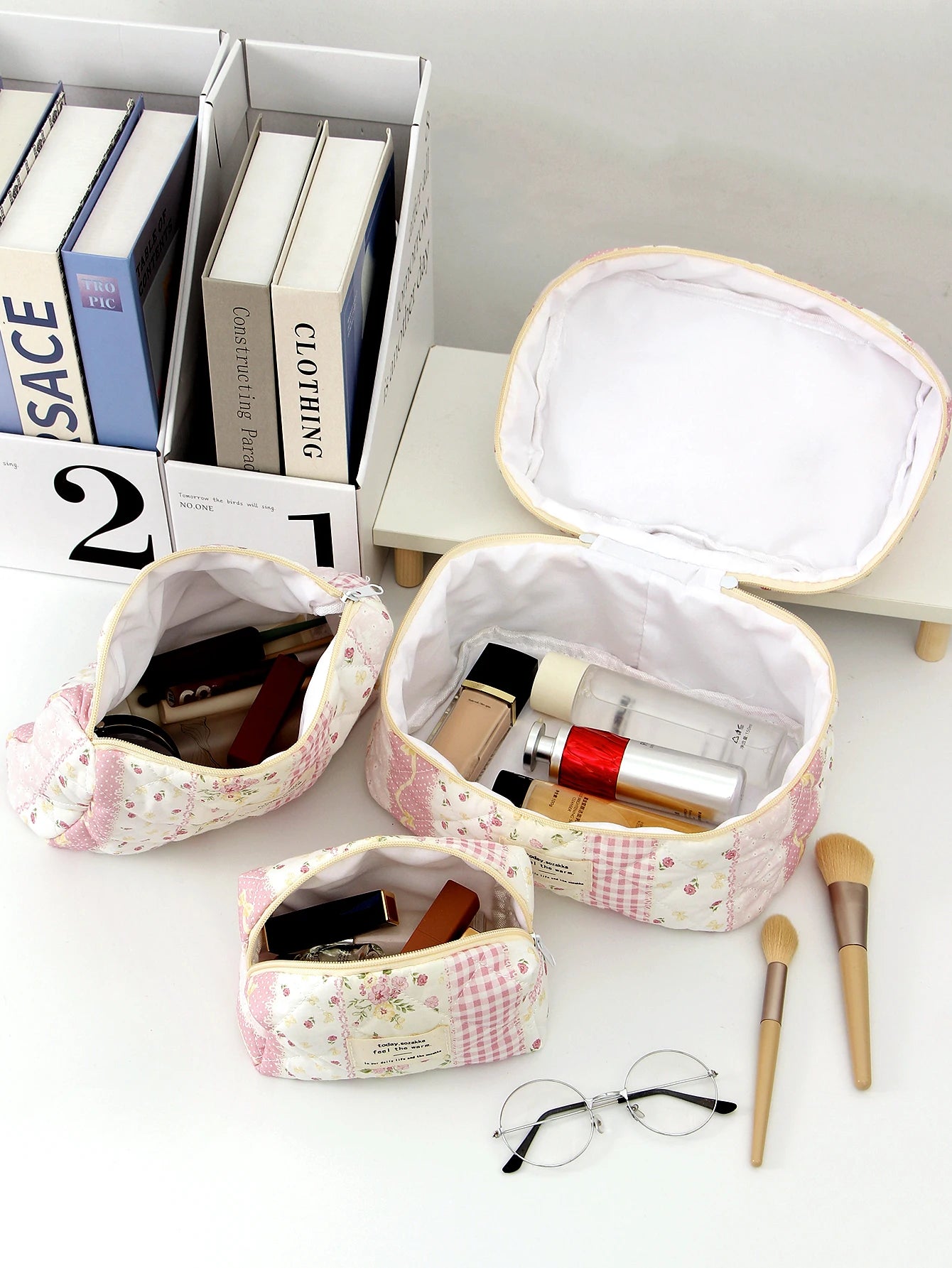 1pc/set pink quilted makeup bag, travel essential makeup bag, multifunctional makeup bag, cute large capacity makeup bag