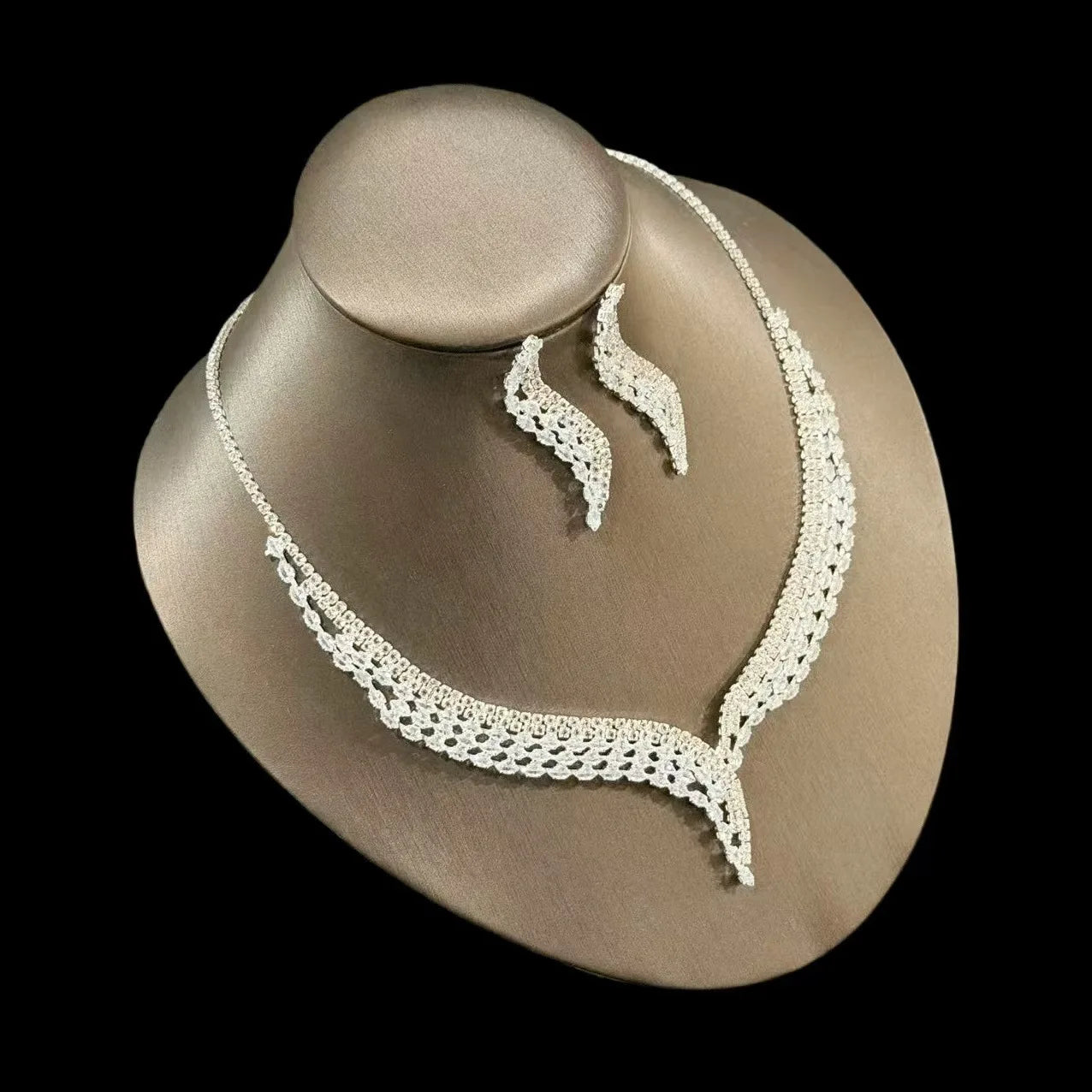 Fashionable and casual jewelry set, versatile chain set, bride's wedding, newlywed gift accessories