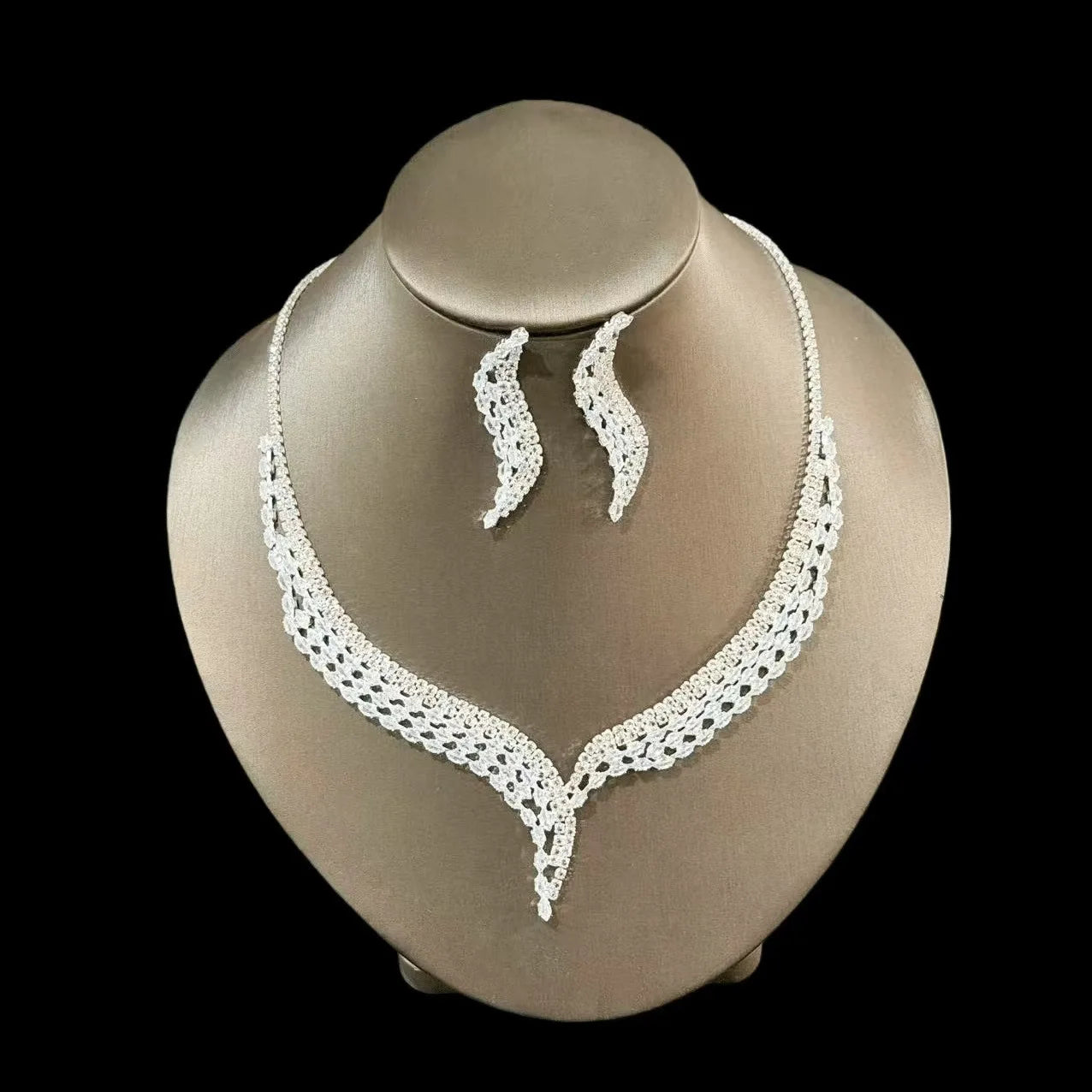 Fashionable and casual jewelry set, versatile chain set, bride's wedding, newlywed gift accessories
